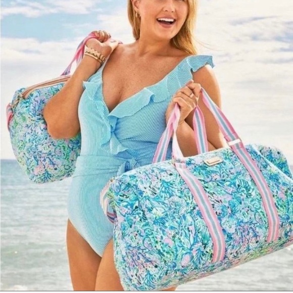 Lilly Pulitzer Handbags - Lilly Pulitzer Large new with tags, weekender bag, surf blue soleil it on me